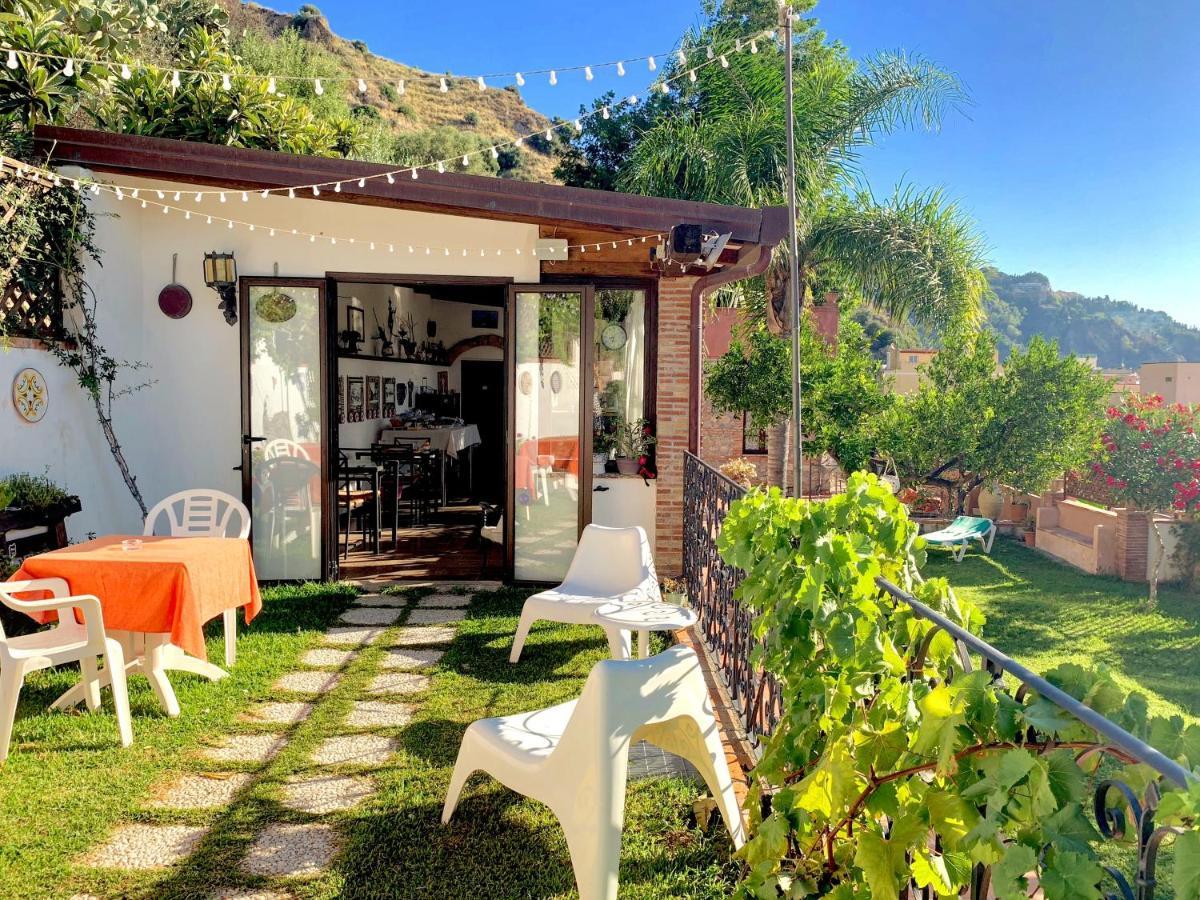 B&B Villa Vittoria Giardini Naxos Ngoại thất bức ảnh