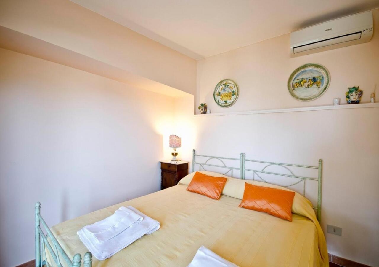 B&B Villa Vittoria Giardini Naxos Ngoại thất bức ảnh