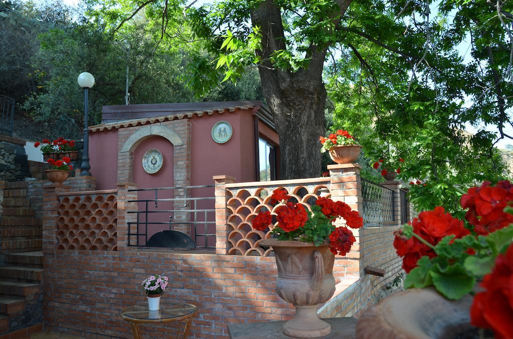 B&B Villa Vittoria Giardini Naxos Ngoại thất bức ảnh