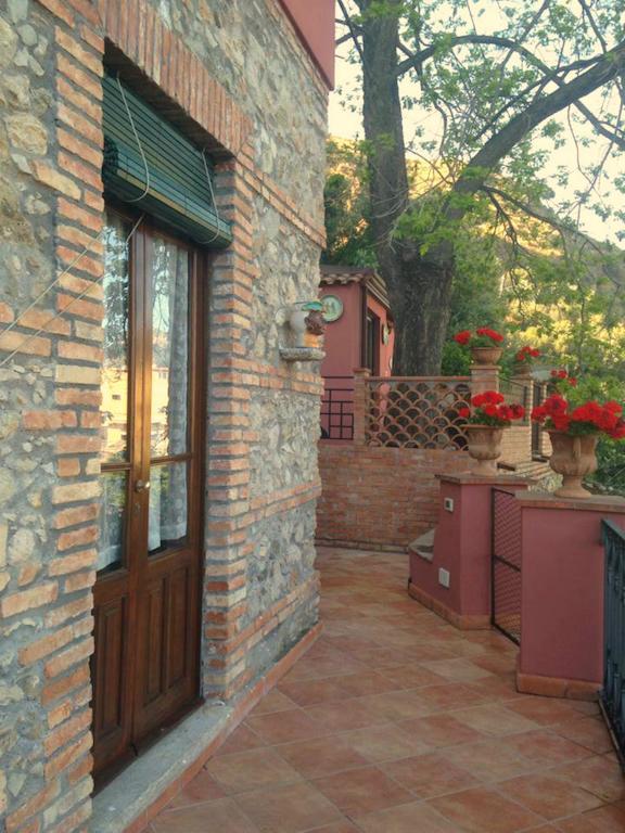 B&B Villa Vittoria Giardini Naxos Ngoại thất bức ảnh