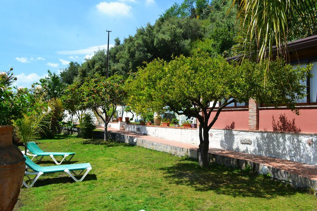 B&B Villa Vittoria Giardini Naxos Ngoại thất bức ảnh