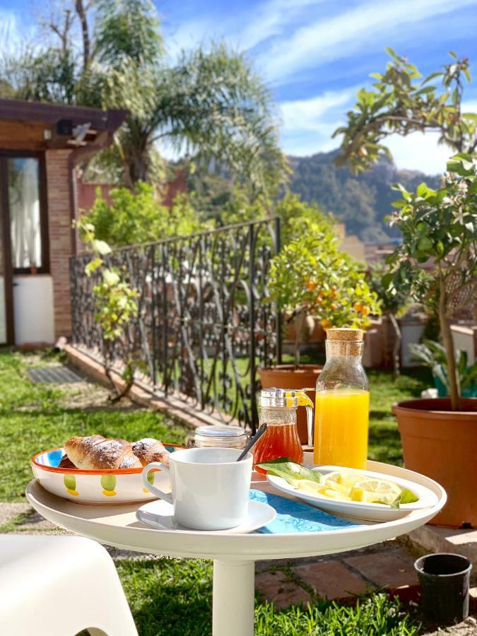 B&B Villa Vittoria Giardini Naxos Ngoại thất bức ảnh