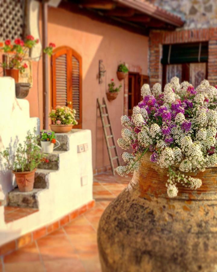 B&B Villa Vittoria Giardini Naxos Ngoại thất bức ảnh