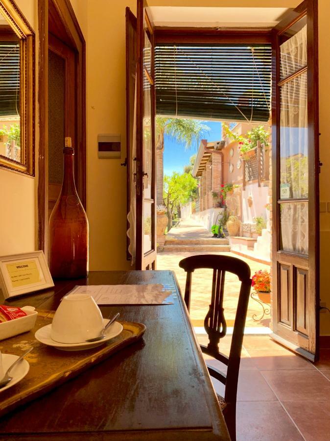 B&B Villa Vittoria Giardini Naxos Ngoại thất bức ảnh